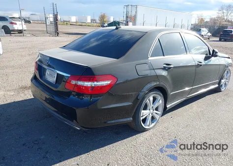 2013 Mercedes-Benz E 350 4Matic z USA, uszkodzony, nr VIN WDDHF8JBXDA670967